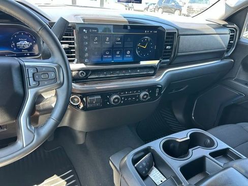 Used 2025 Chevrolet Silverado 1500 LT AWD/4WD image 20