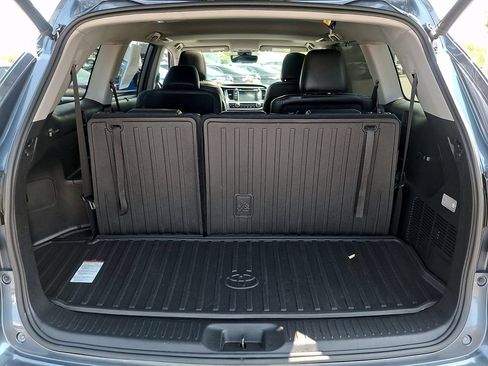 Used 2019 Toyota Highlander XLE w/ Protection Package #3 AWD/4WD image 29