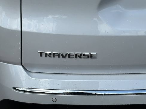 Used 2023 Chevrolet Traverse High Country FWD image 19