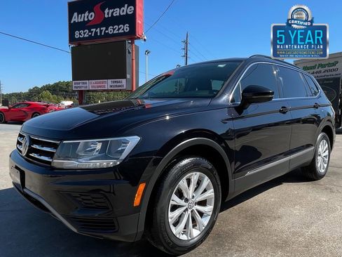 Used 2018 Volkswagen Tiguan SE w/ Panoramic Sunroof Package image 1