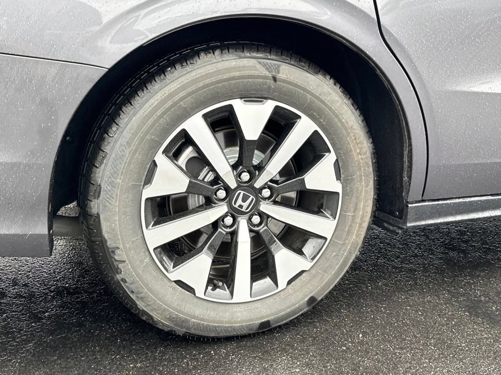 Certified 2026 Honda Odyssey EX-L image 9