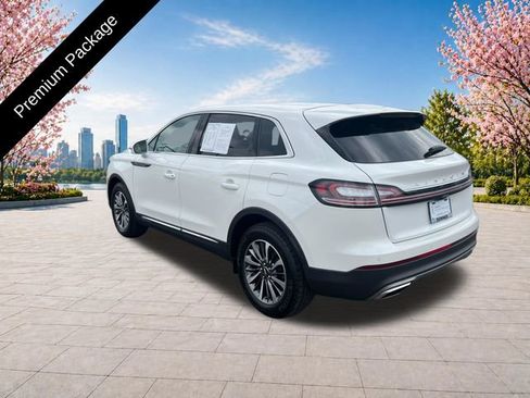 Used 2023 Lincoln Nautilus FWD w/ Premium Package image 4