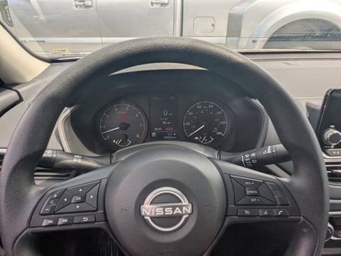 Used 2024 Nissan Altima 2.5 S FWD image 25