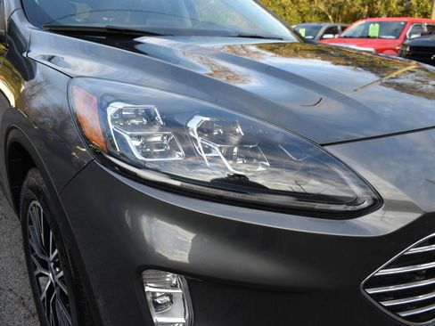 Used 2022 Ford Escape Titanium w/ Titanium Premium Package image 37