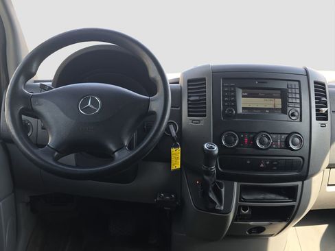Used 2016 Mercedes-Benz Sprinter 2500 image 12