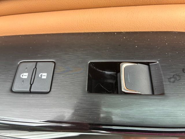 Used 2024 Lexus ES 350 w/ Premium Package FWD image 27