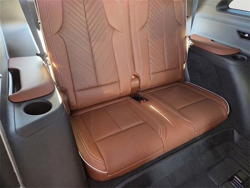 New 2026 Cadillac Vistiq Platinum image 16