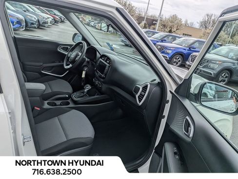 Used 2023 Kia Soul LX FWD image 31