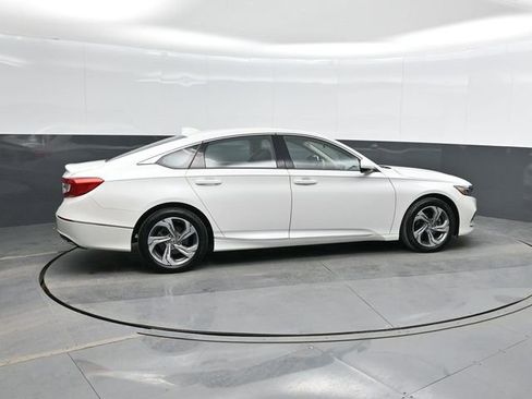 Used 2018 Honda Accord EX image 4