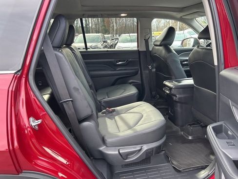 Used 2024 Toyota Grand Highlander XLE image 19