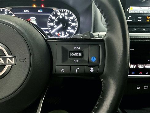 Used 2023 Nissan Rogue SL w/ SL Premium Package image 12