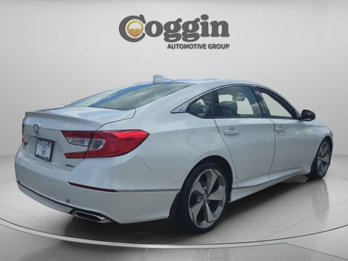 Used 2018 Honda Accord Touring image 5
