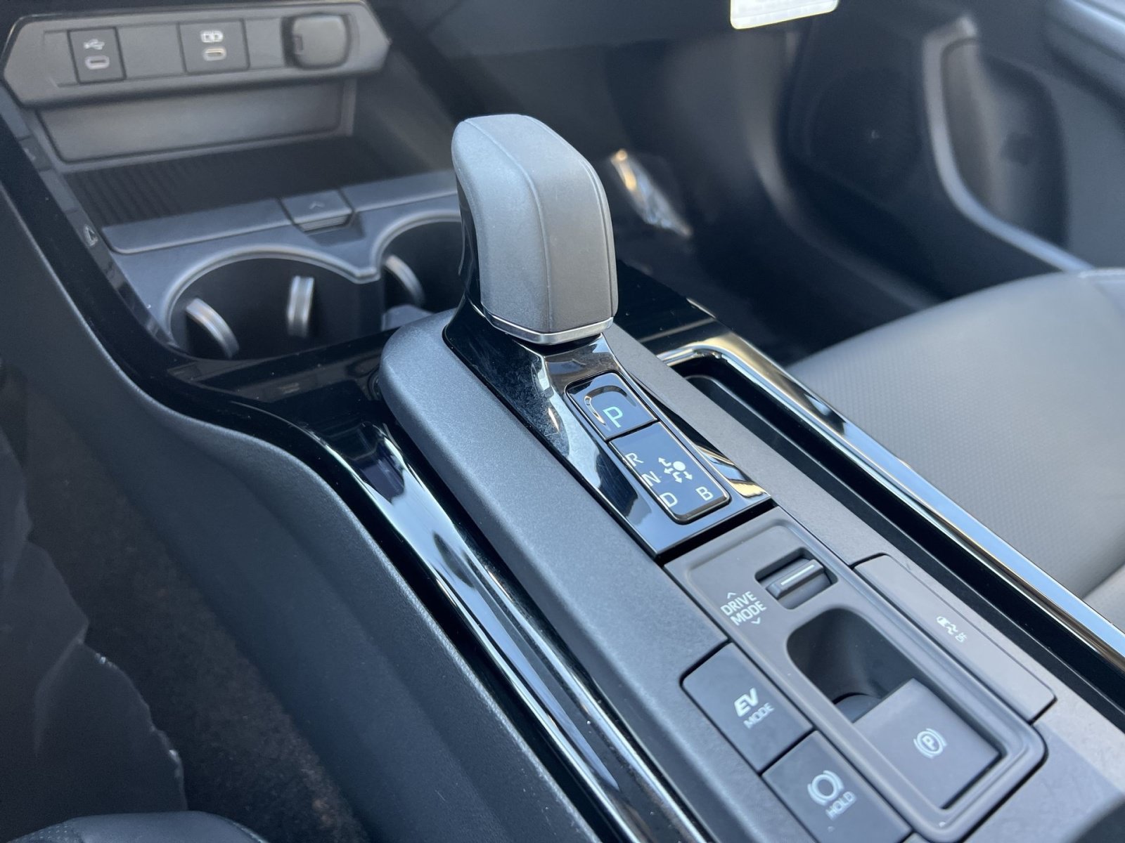 Used 2025 Toyota Prius Limited FWD image 21