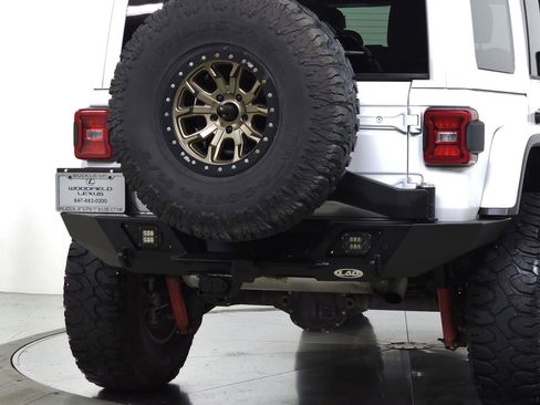 Used 2018 Jeep Wrangler Unlimited Rubicon AWD/4WD image 9