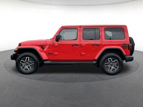Used 2026 Jeep Wrangler Unlimited Sahara AWD/4WD image 2