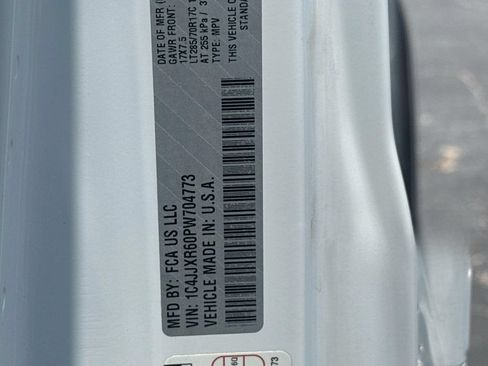 Certified 2023 Jeep Wrangler Unlimited Rubicon 4xe AWD/4WD image 35