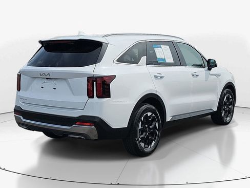 Used 2024 Kia Sorento S FWD image 5