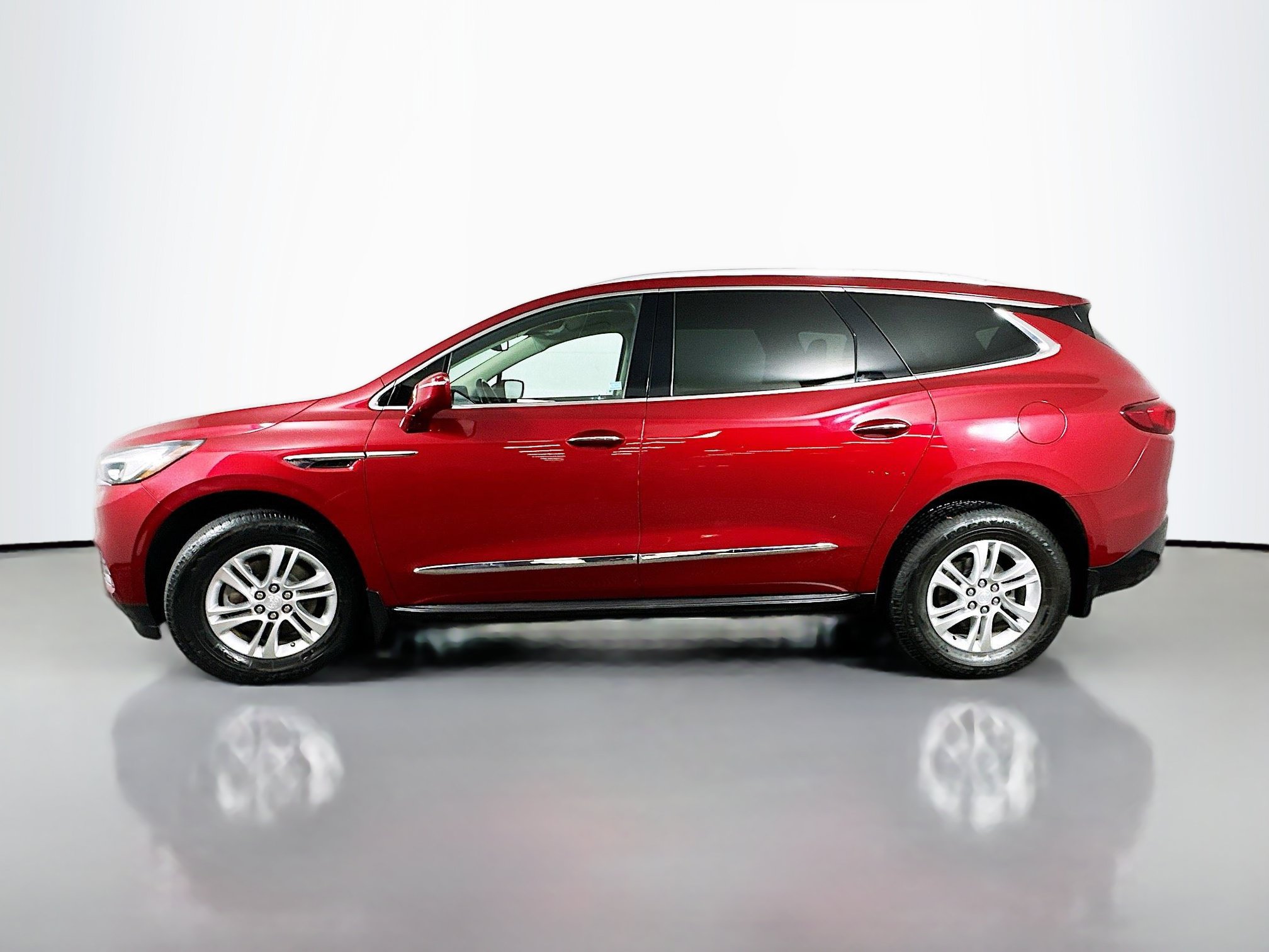 Used 2018 Buick Enclave Essence AWD/4WD image 4