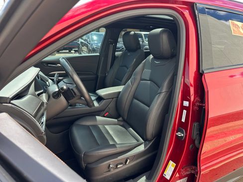 Used 2023 Cadillac XT4 Sport w/ Cold Weather Package FWD image 9