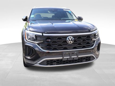Used 2025 Volkswagen Atlas Cross Sport SE FWD image 8