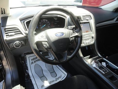Used 2019 Ford Fusion SE AWD/4WD image 8