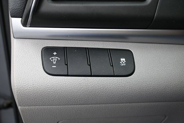 Used 2019 Hyundai Elantra SE FWD image 24