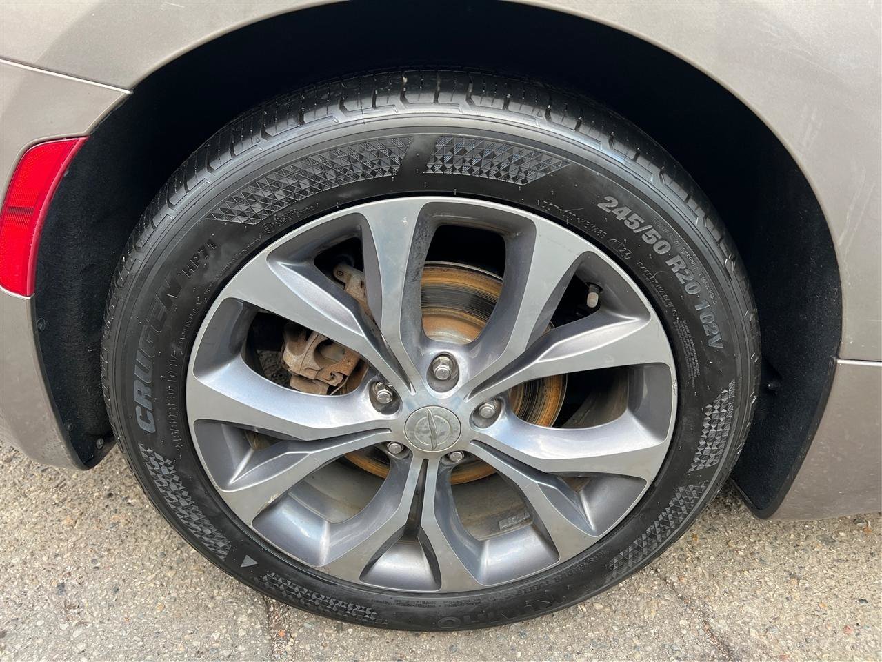 Used 2018 Chrysler Pacifica Limited FWD image 16