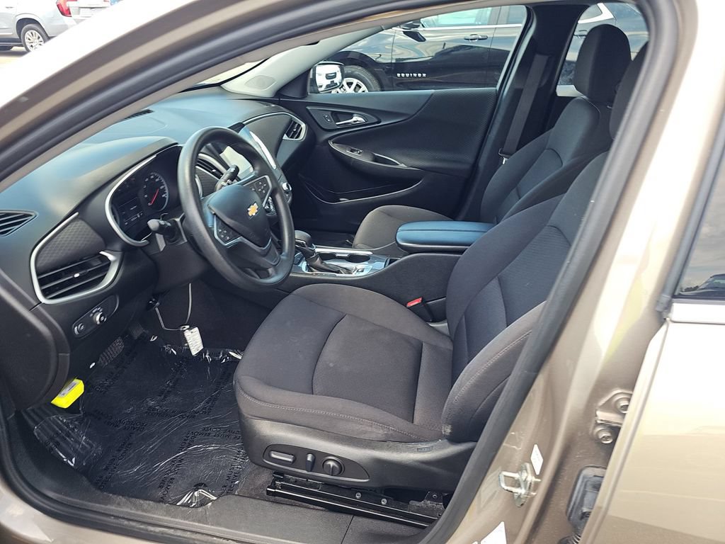 Used 2022 Chevrolet Malibu LT FWD image 12