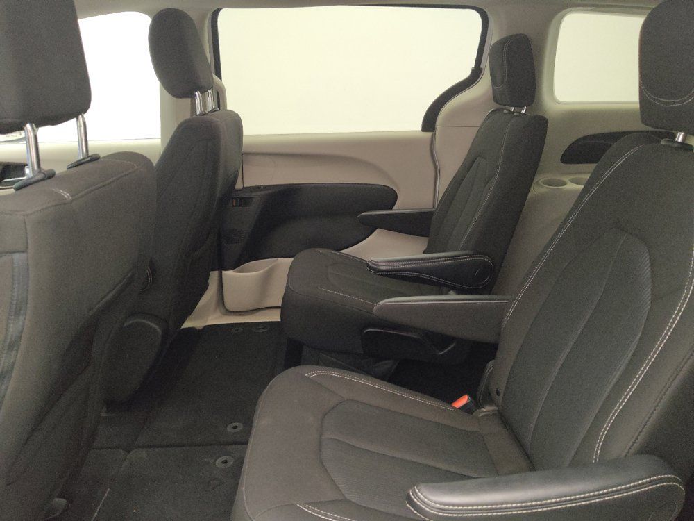 Used 2023 Chrysler Voyager LX FWD image 18