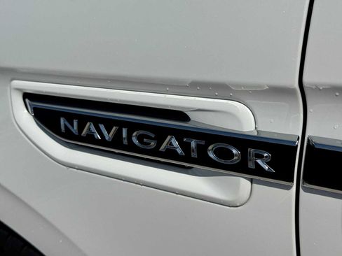 Used 2021 Lincoln Navigator Black Label AWD/4WD image 12
