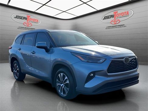 Certified 2023 Toyota Highlander XLE image 15