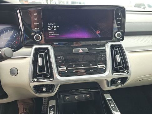 Used 2023 Kia Sorento SX image 22