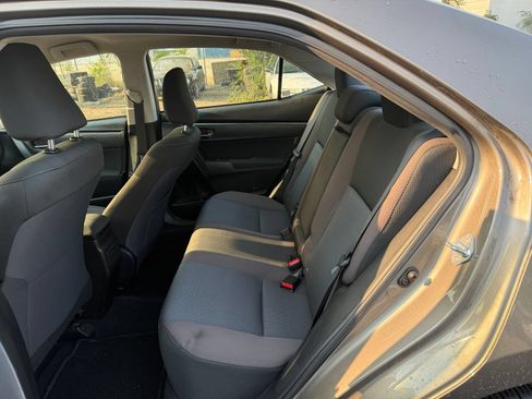 Used 2017 Toyota Corolla LE w/ Carpet Mat Package (TMS) FWD image 23