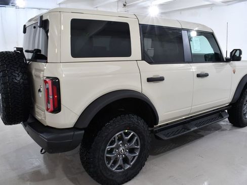 New 2025 Ford Bronco Badlands AWD/4WD image 11