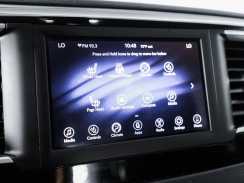 Used 2020 Chrysler Pacifica Touring-L FWD image 30