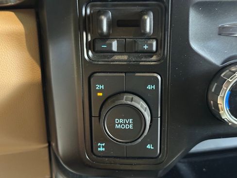 Used 2025 Ford F250 Lariat w/ Chrome Package AWD/4WD image 31