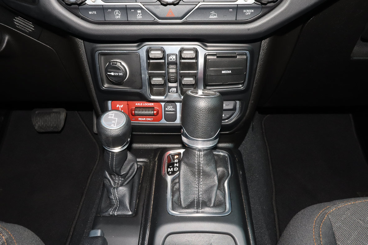 Used 2026 Jeep Gladiator Mojave AWD/4WD image 10