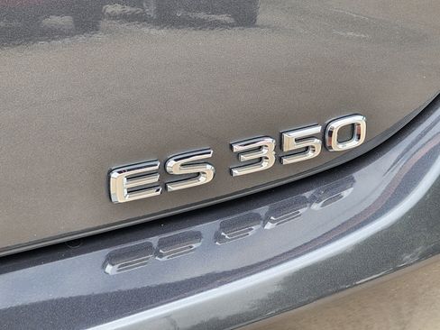 Used 2025 Lexus ES 350 w/ Premium Package image 13