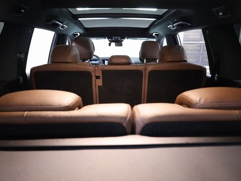 Used 2025 Mercedes-Benz GLS 450 4MATIC w/ AMG Line Exterior image 59