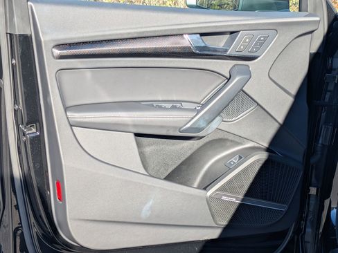 Used 2024 Audi SQ5 Premium Plus w/ Premium Plus Package image 20