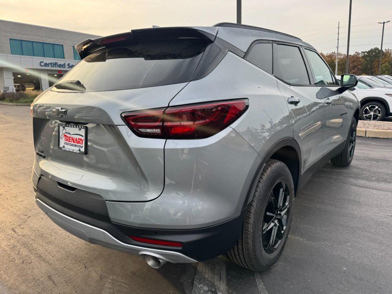 New 2026 Chevrolet Blazer LT w/ Convenience Package FWD image 3