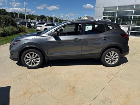 Used 2022 Nissan Rogue Sport SV w/ Technology Package AWD/4WD image 4