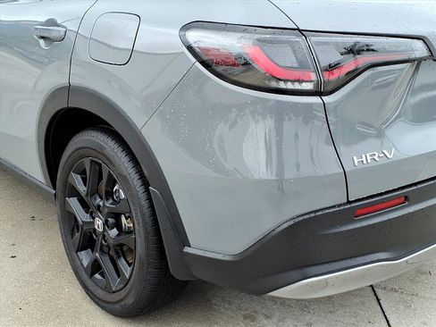Used 2025 Honda HR-V Sport image 15