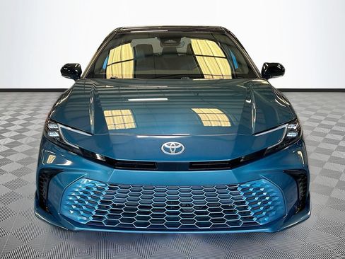 Used 2025 Toyota Camry XSE FWD image 2
