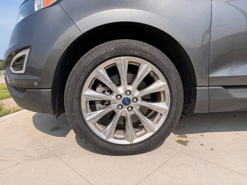 Used 2017 Ford Edge Titanium w/ Equipment Group 302A AWD/4WD image 10