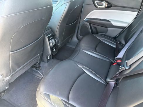 Used 2025 Jeep Compass Limited AWD/4WD image 19