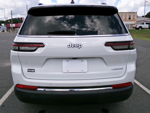 Used 2025 Jeep Grand Cherokee L Laredo w/ Trailer Tow Package RWD image 4