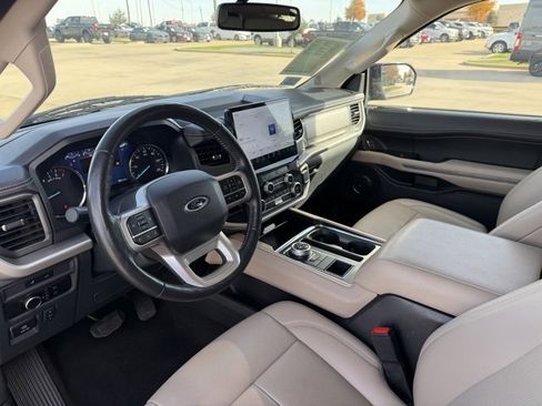 Certified 2024 Ford Expedition Max XLT image 13