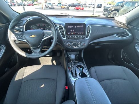 Used 2025 Chevrolet Malibu LT FWD image 10