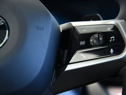 New 2026 BMW 540i xDrive 540i xDrive w/ M Sport Package image 14